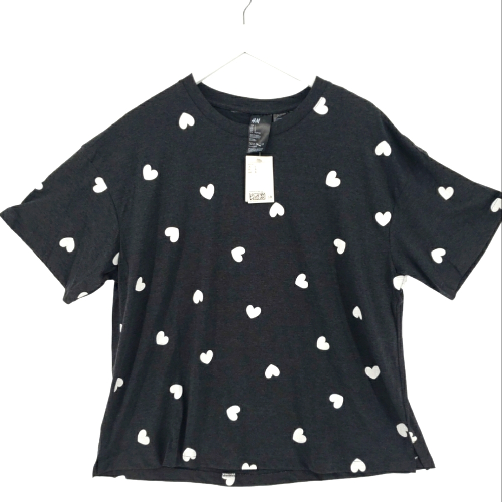 H&M NWT Hearts Tee Size Large in Black Lightweight